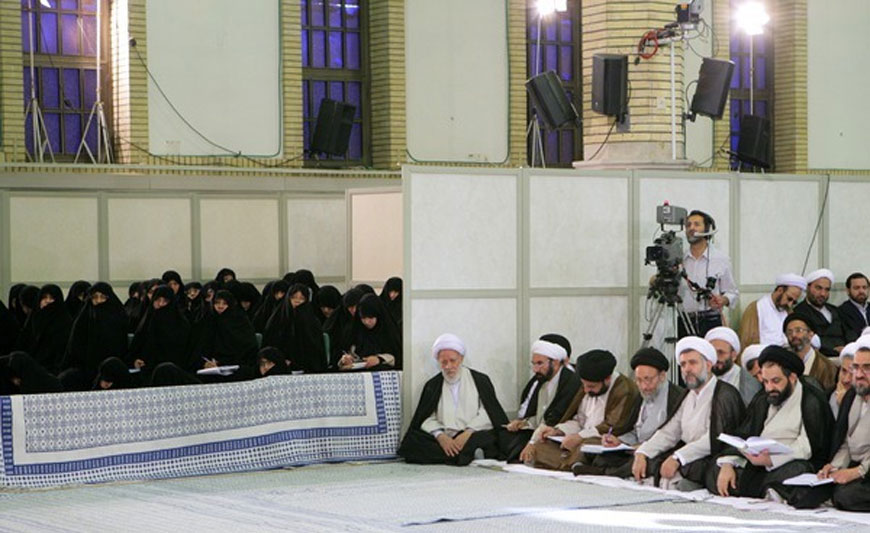 ابعاد فقهی رهبر انقلاب در گفتوگو با حجتالاسلام خزائی